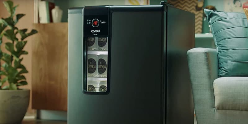 Cervejeira residencial usada como imagem de serviço