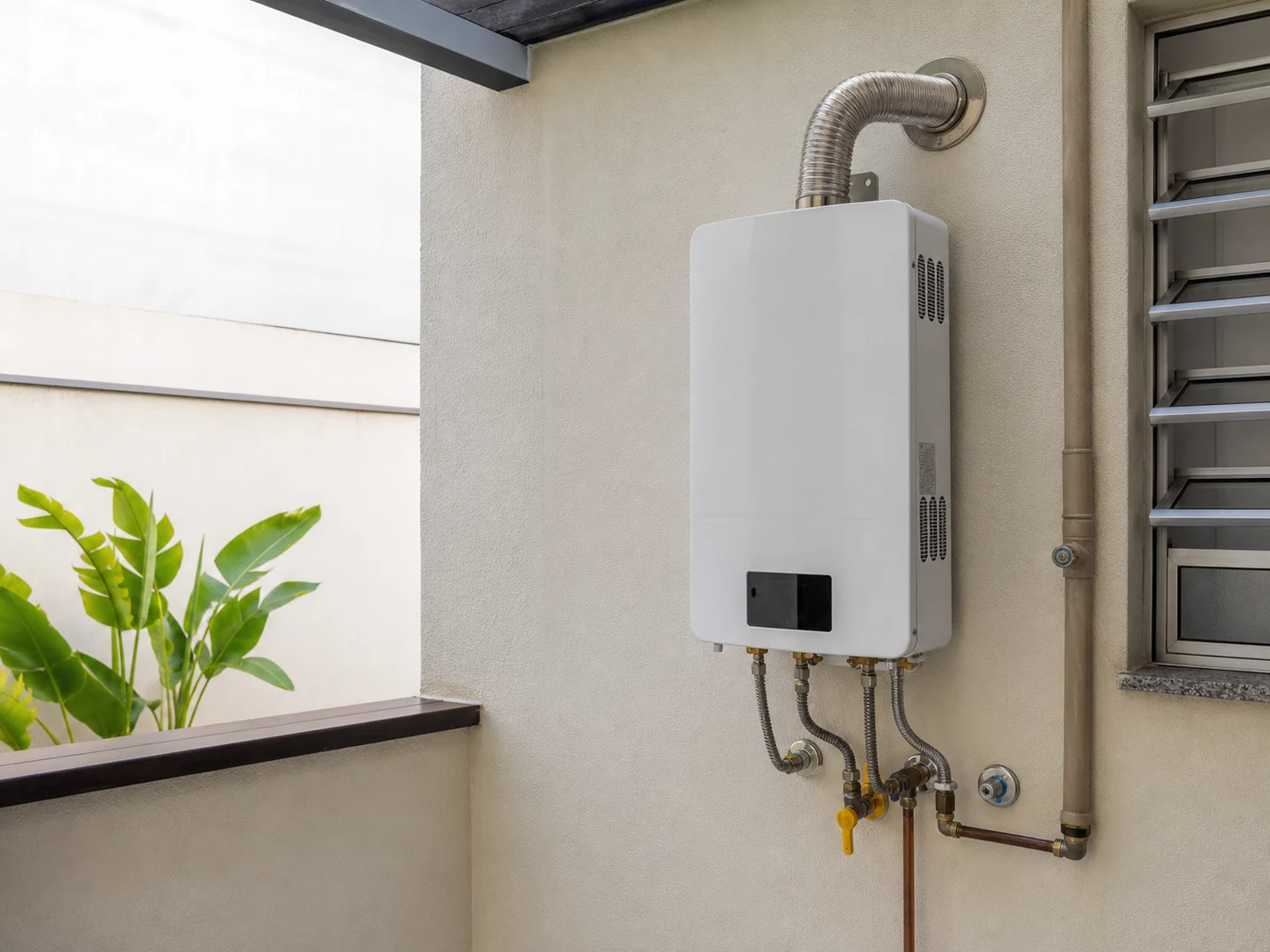 Aquecedor a gás instalado em área residencial ventilada